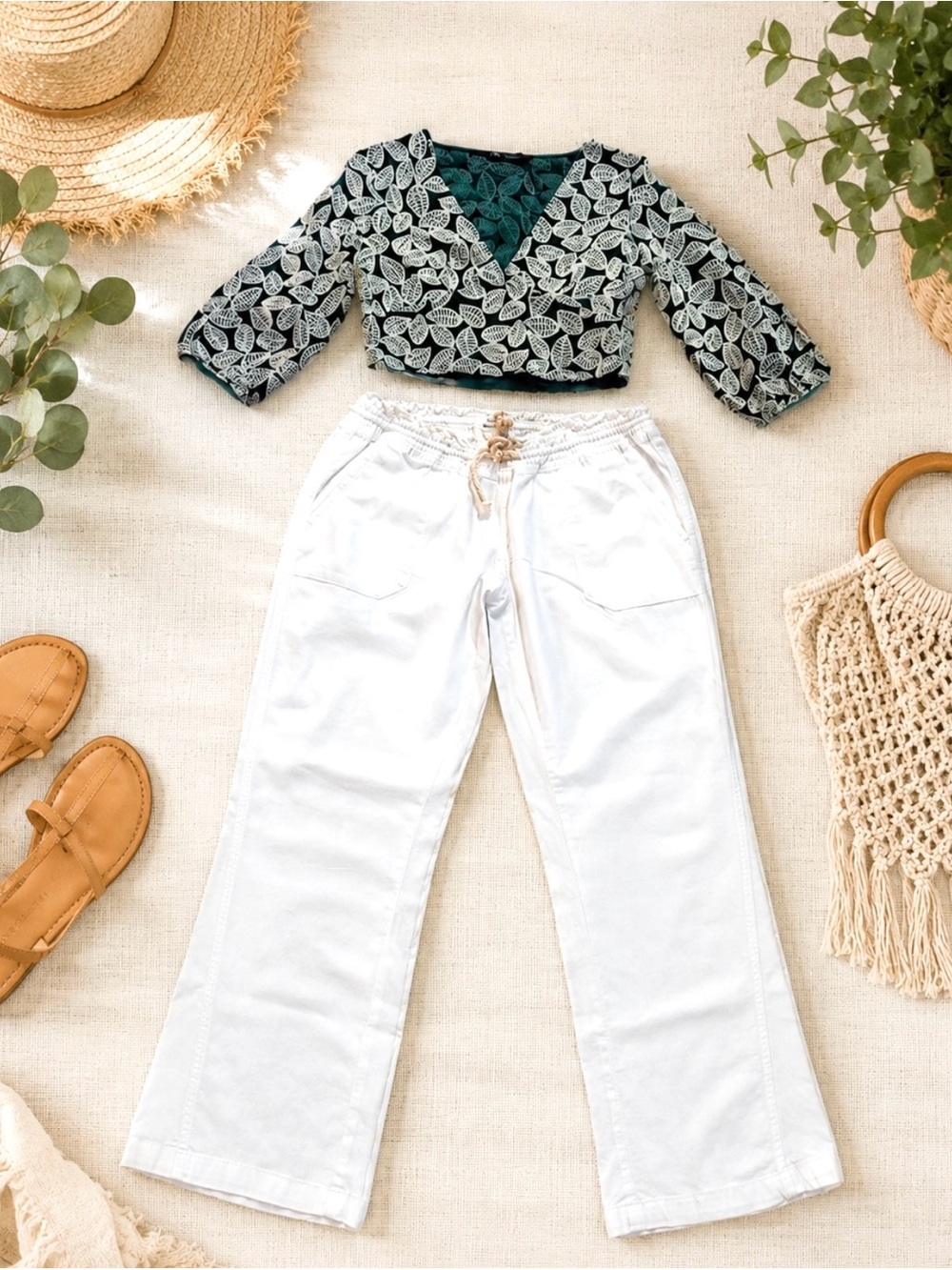 True White Pants w/Elastic Drawstring Waistband and Pockets